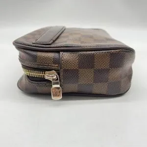 Louis vuitton sobaquera sale